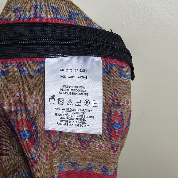 FREE PEOPLE SURF DATE Romper Red Floral Women's One Piece Size 4 Cut Out Ruffle - Picture 8 of 8